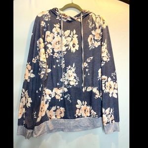 Grey floral hoodie. Light material. Size 2X. Used good condition.